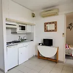 Appartamento Port Frejus, 100 M Des Plages, Le Cesaree, T2 30m2 *